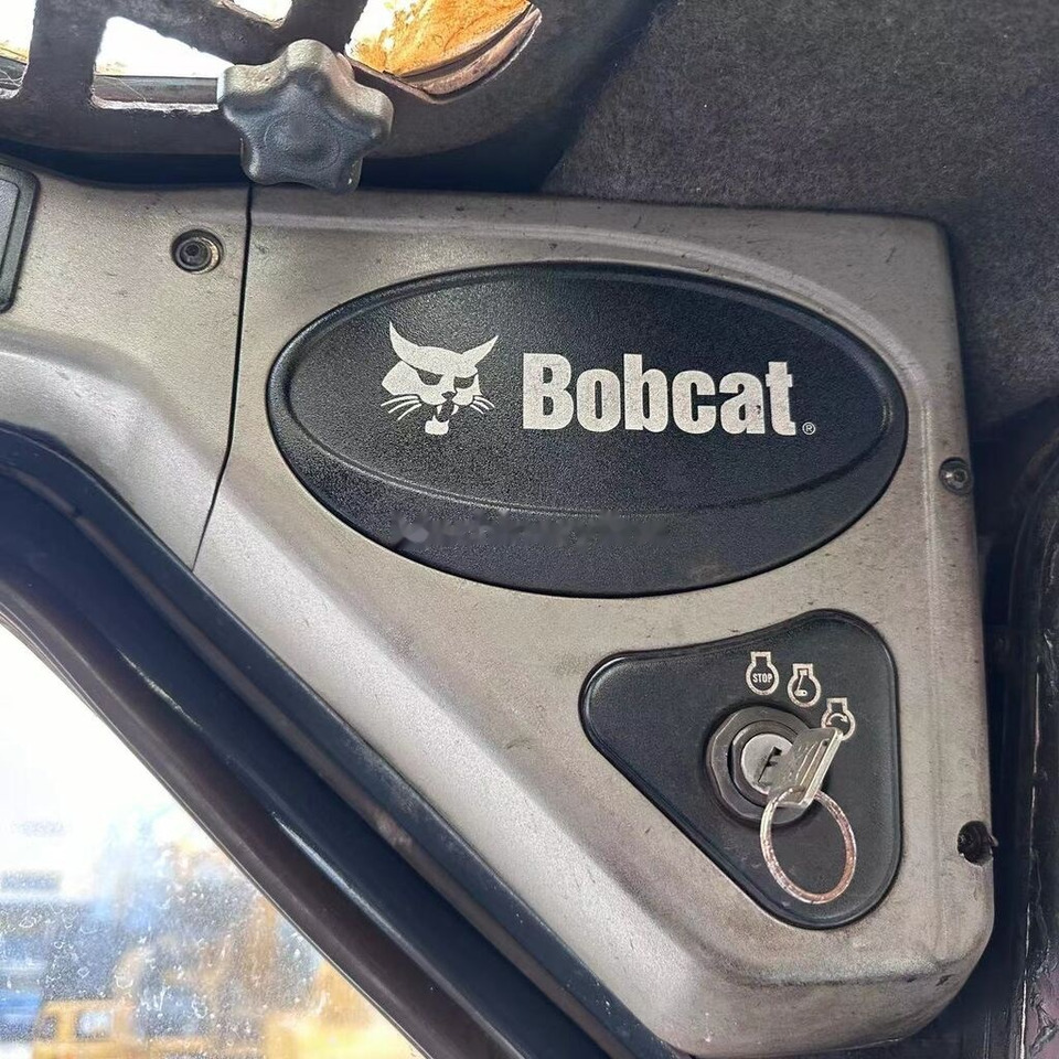 Bobcat S130 - شيول صغير: صورة 5 Bobcat S130 - شيول صغير: صورة 5