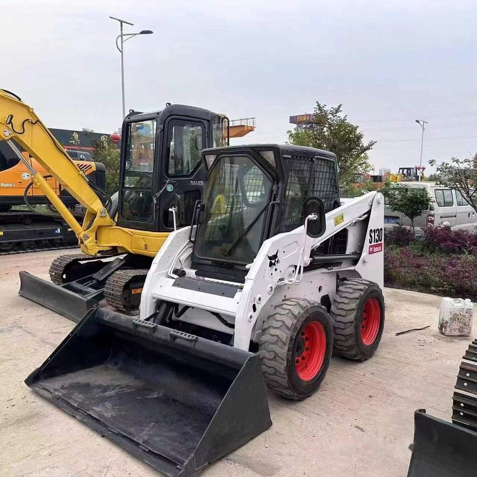 Bobcat S130 - شيول صغير: صورة 1 Bobcat S130 - شيول صغير: صورة 1