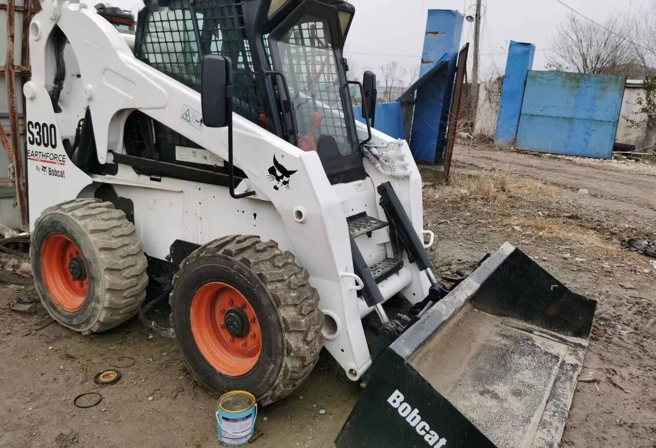 Bobcat S300 - شيول صغير: صورة 5 Bobcat S300 - شيول صغير: صورة 5