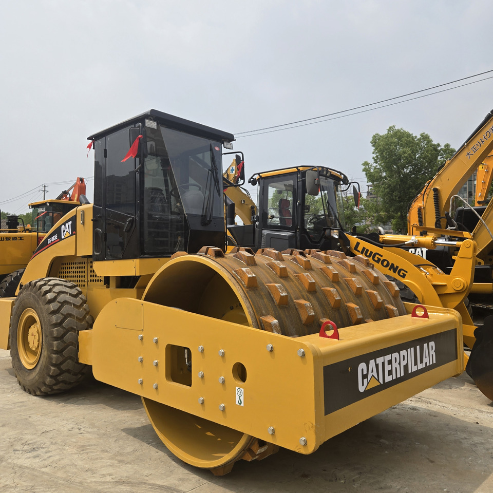 CAT CS683E - مدحلة ضاغطة: صورة 2 CAT CS683E - مدحلة ضاغطة: صورة 2