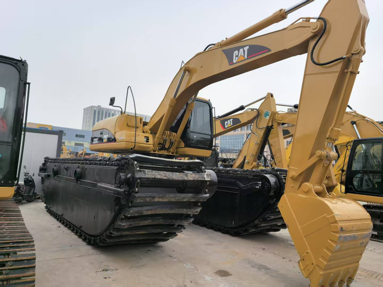 CATERPILLAR 320C boat excavator - حفارة أفقية: صورة 3 CATERPILLAR 320C boat excavator - حفارة أفقية: صورة 3