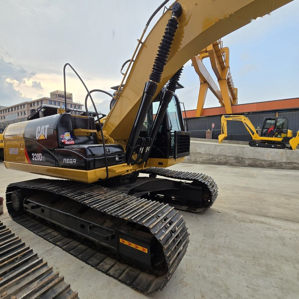 Caterpillar 320DL - حفار زحاف: صورة 3 Caterpillar 320DL - حفار زحاف: صورة 3