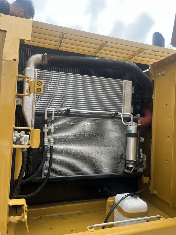 Caterpillar 323D2L - حفار زحاف: صورة 3 Caterpillar 323D2L - حفار زحاف: صورة 3