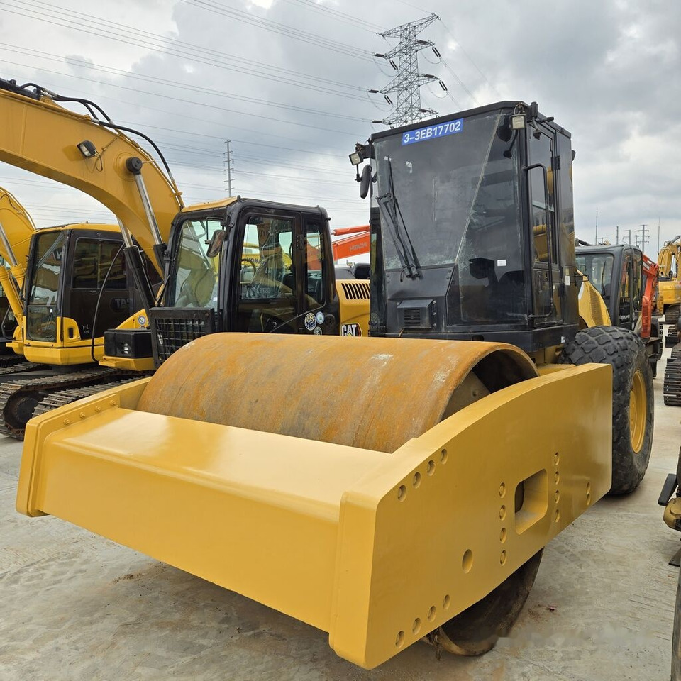Caterpillar CS76 - مدحلة ضاغطة: صورة 4 Caterpillar CS76 - مدحلة ضاغطة: صورة 4