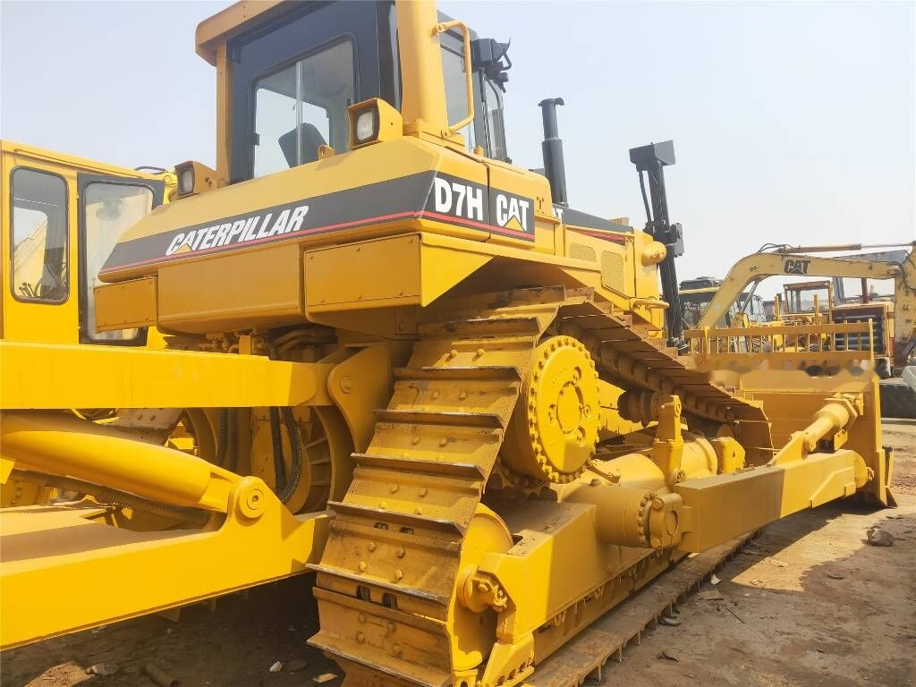 Caterpillar D7H - جرافة: صورة 2 Caterpillar D7H - جرافة: صورة 2