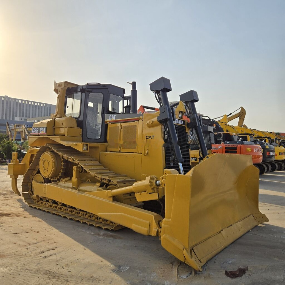 Caterpillar D8R - جرافة: صورة 4 Caterpillar D8R - جرافة: صورة 4