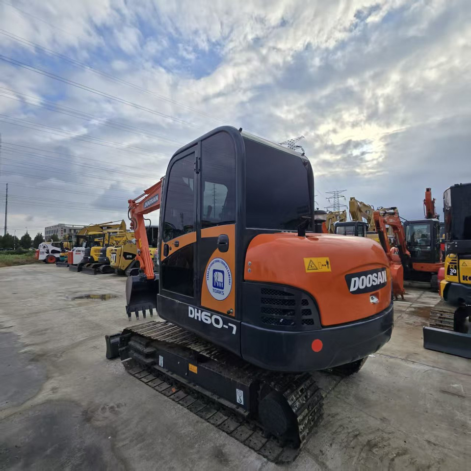 DOOSAN DH60-7 - حفارة مُصَّغرة: صورة 4 DOOSAN DH60-7 - حفارة مُصَّغرة: صورة 4