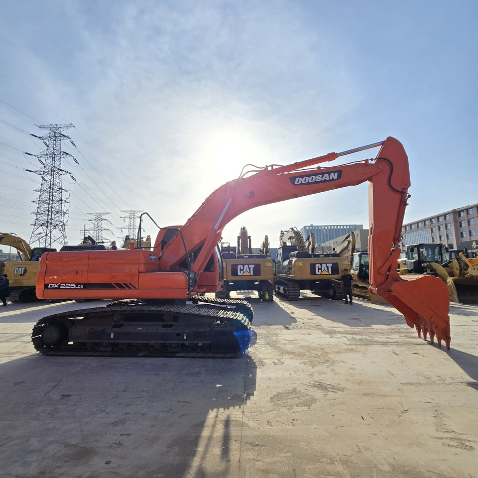 DOOSAN DX225LCA - حفار زحاف: صورة 2 DOOSAN DX225LCA - حفار زحاف: صورة 2