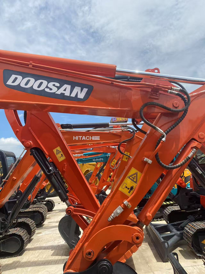 Doosan DH55 - حفارة مُصَّغرة: صورة 3 Doosan DH55 - حفارة مُصَّغرة: صورة 3