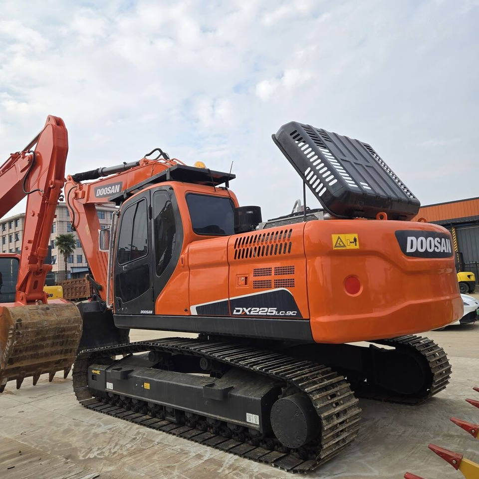 Doosan DX225LC - حفار زحاف: صورة 1 Doosan DX225LC - حفار زحاف: صورة 1