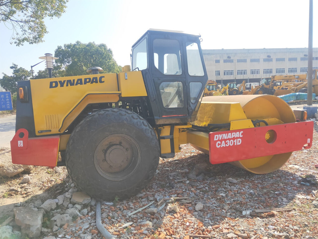 Dynapac CA301D - مدحلة ضاغطة: صورة 5 Dynapac CA301D - مدحلة ضاغطة: صورة 5