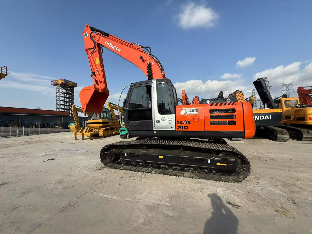 HITACHI ZX210 - حفار زحاف: صورة 1 HITACHI ZX210 - حفار زحاف: صورة 1