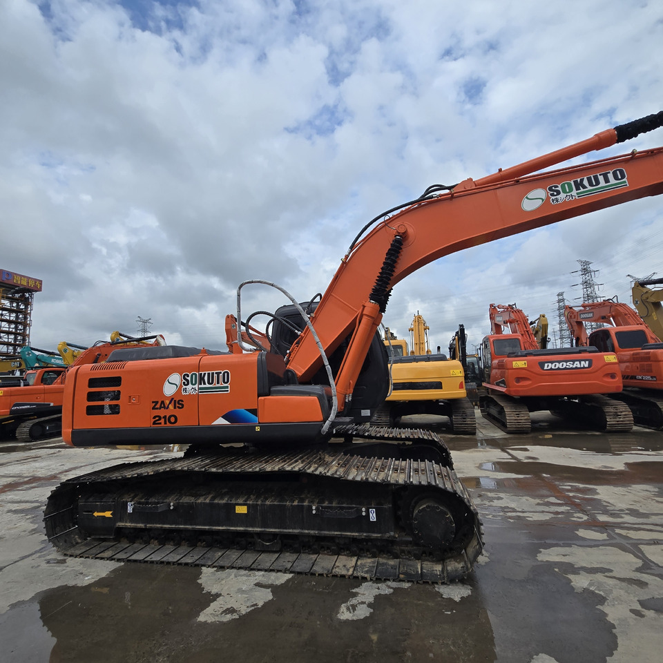 HITACHI ZX210 - حفار زحاف: صورة 1 HITACHI ZX210 - حفار زحاف: صورة 1