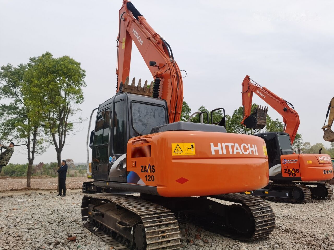 Hitachi ZX120 - حفار زحاف: صورة 1 Hitachi ZX120 - حفار زحاف: صورة 1