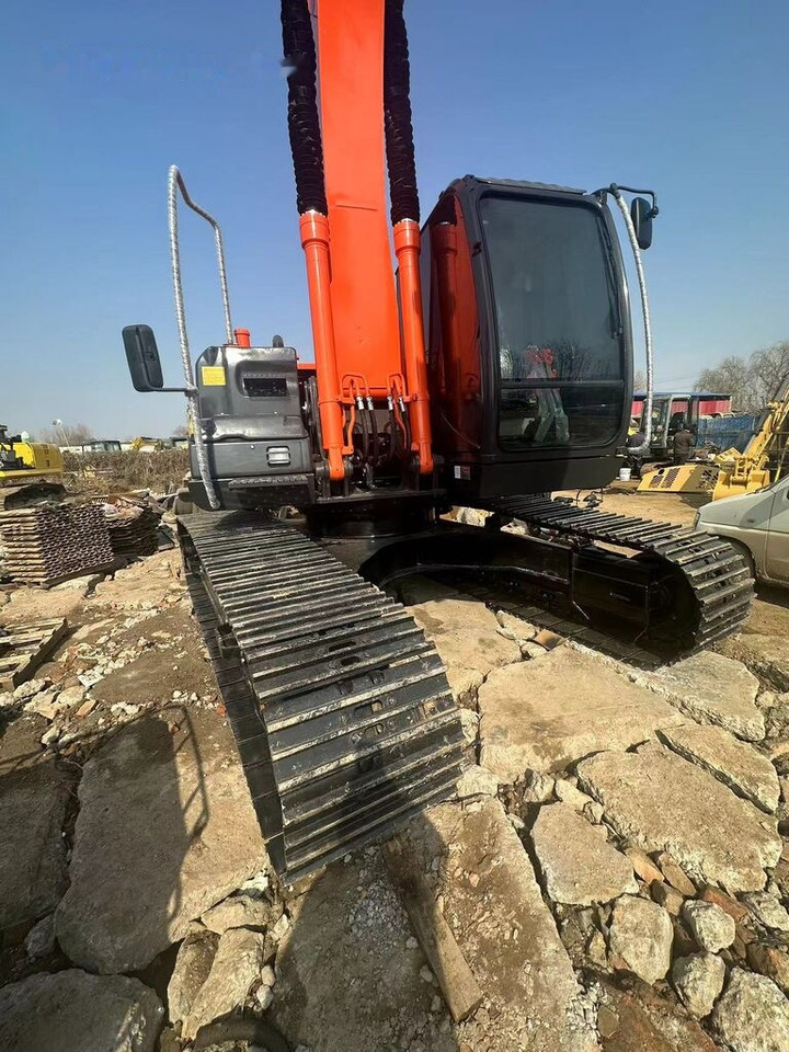 Hitachi ZX200 - حفار زحاف: صورة 1 Hitachi ZX200 - حفار زحاف: صورة 1