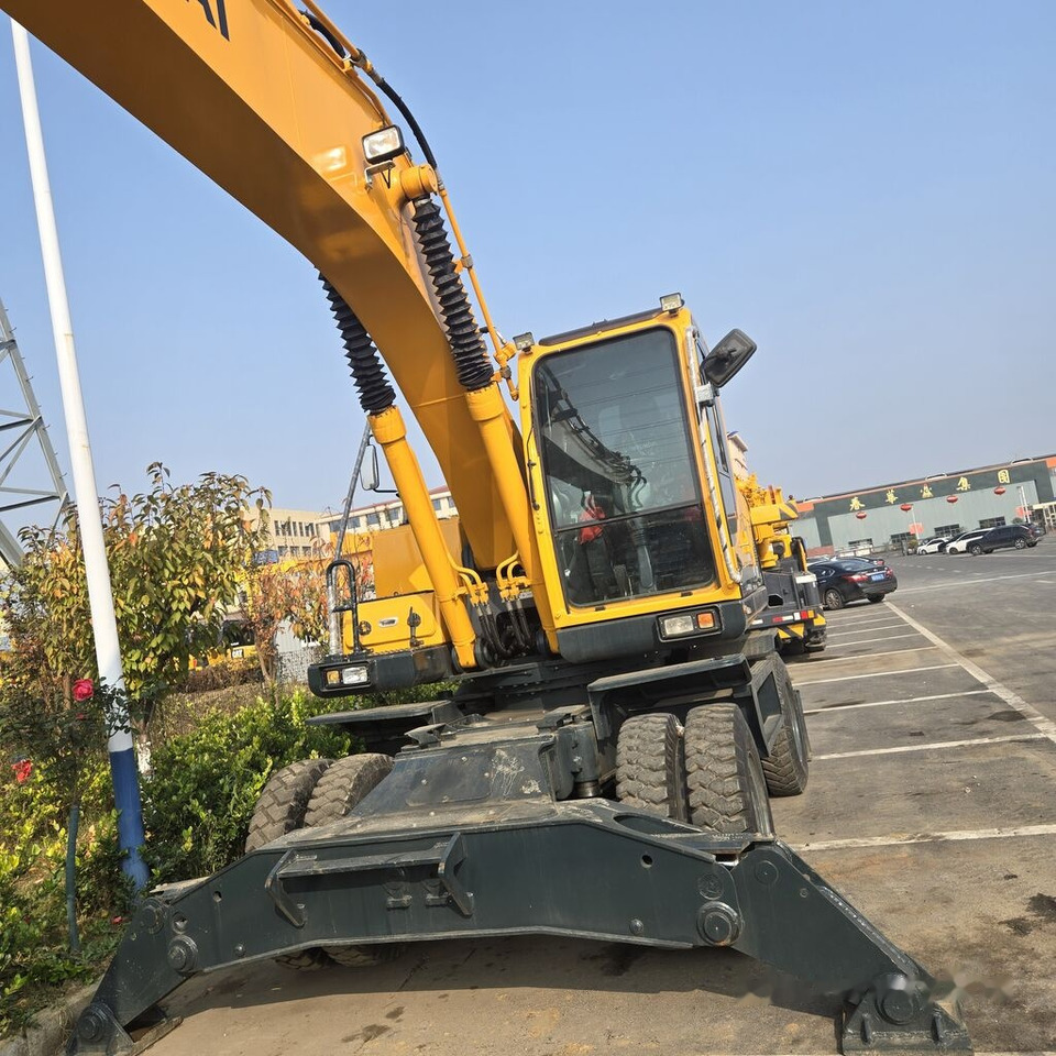 Hyundai R210W-9 - حفارة دولاب: صورة 4 Hyundai R210W-9 - حفارة دولاب: صورة 4