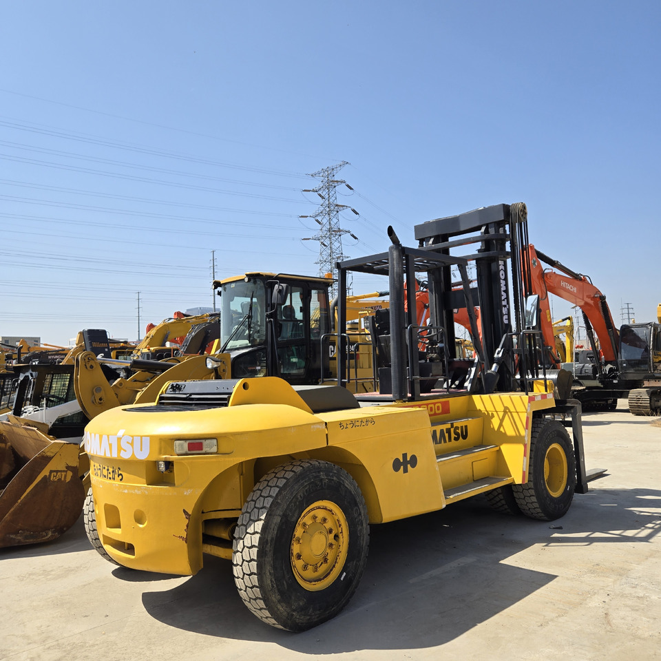 Komatsu FD200 - رافعة شوكية ديزل: صورة 1 Komatsu FD200 - رافعة شوكية ديزل: صورة 1