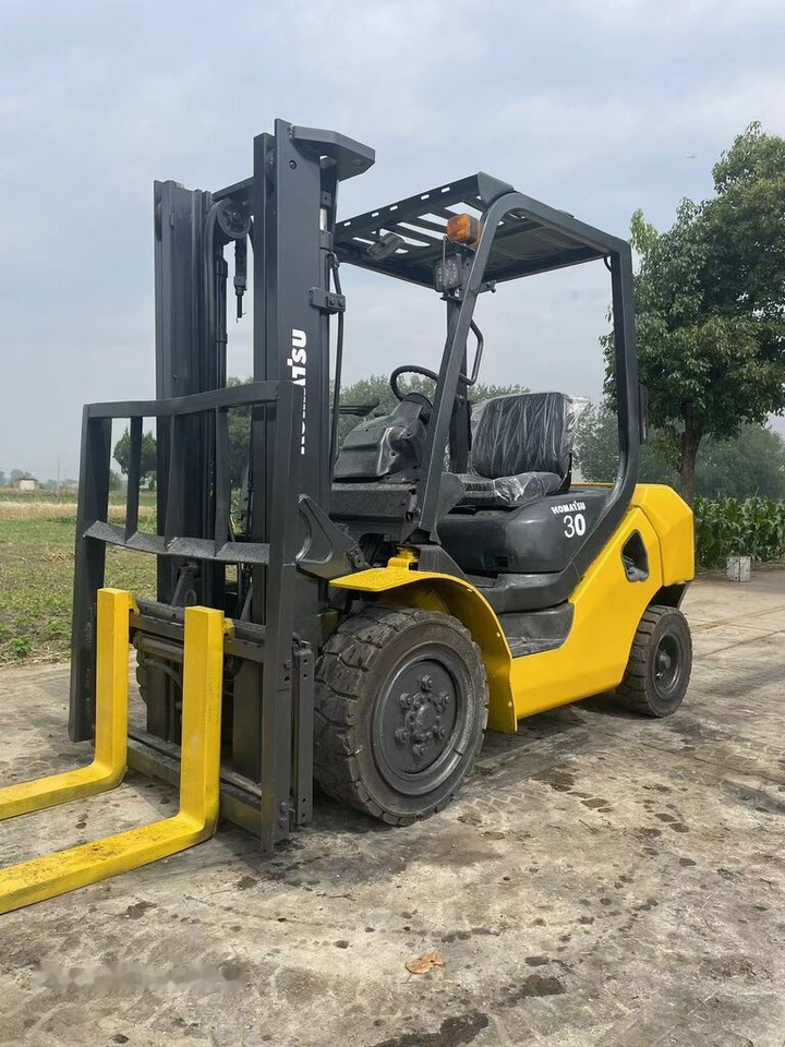 Komatsu FD30 - رافعة شوكية ديزل: صورة 3 Komatsu FD30 - رافعة شوكية ديزل: صورة 3