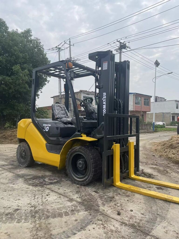 Komatsu FD30 - رافعة شوكية ديزل: صورة 4 Komatsu FD30 - رافعة شوكية ديزل: صورة 4