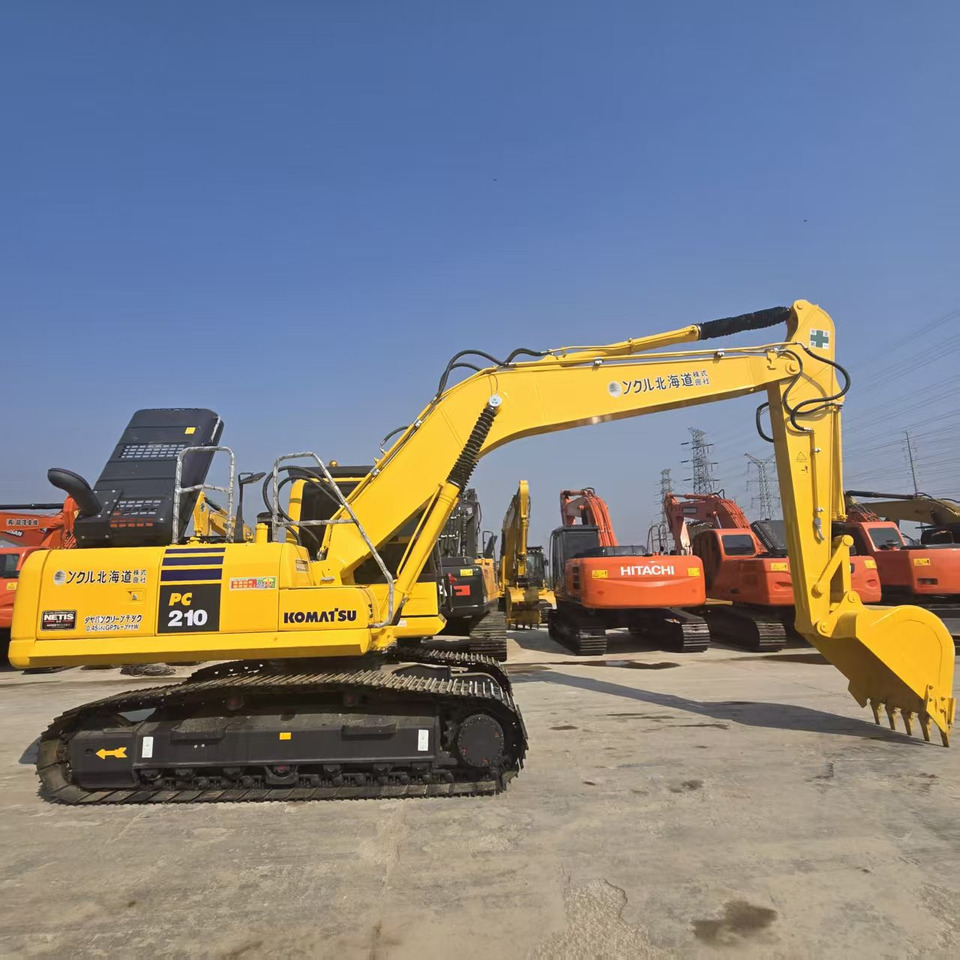 Komatsu PC210-8 - حفار زحاف: صورة 1 Komatsu PC210-8 - حفار زحاف: صورة 1