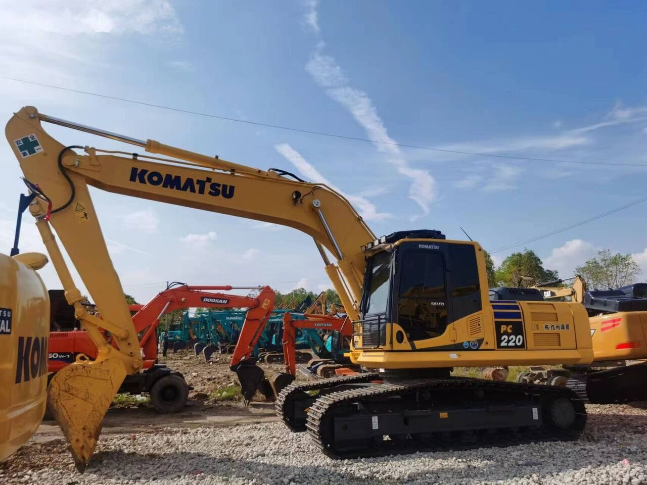 Komatsu PC220-8 MO - حفار زحاف: صورة 4 Komatsu PC220-8 MO - حفار زحاف: صورة 4