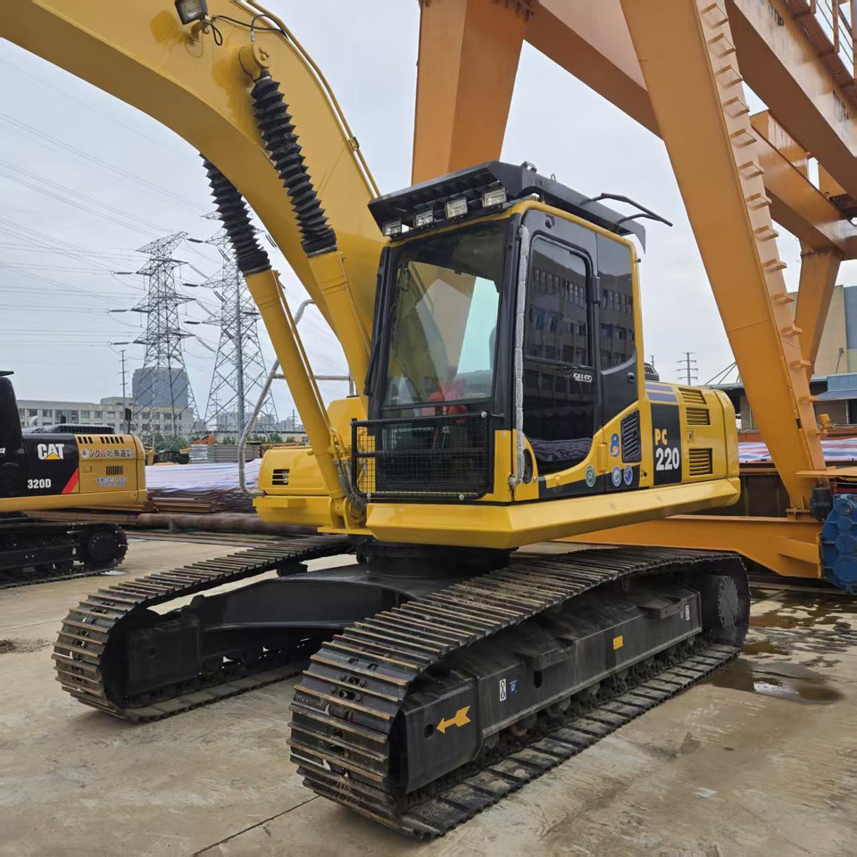 Komatsu PC220-8 - حفار زحاف: صورة 4 Komatsu PC220-8 - حفار زحاف: صورة 4