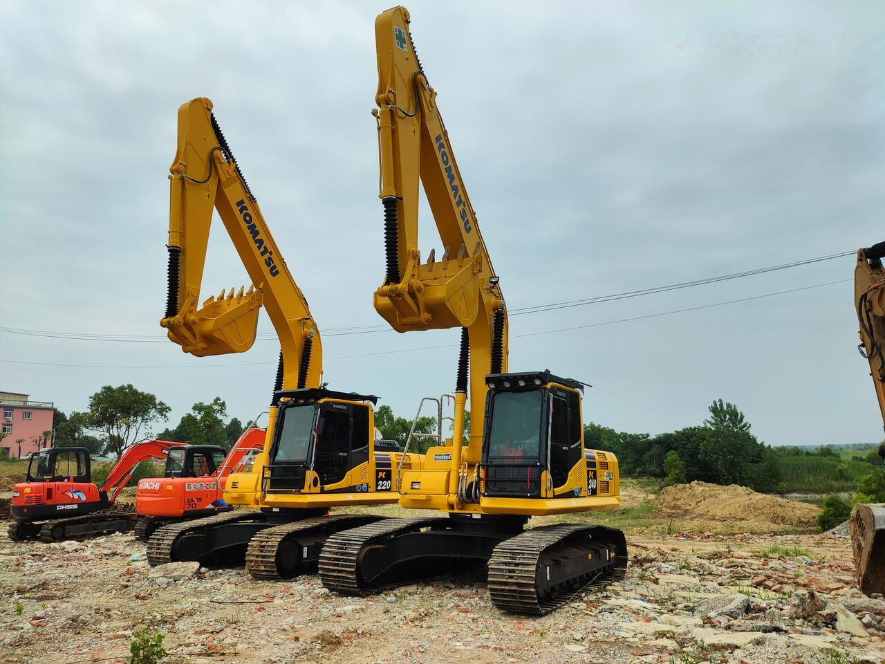 Komatsu PC240 - حفار زحاف: صورة 1 Komatsu PC240 - حفار زحاف: صورة 1