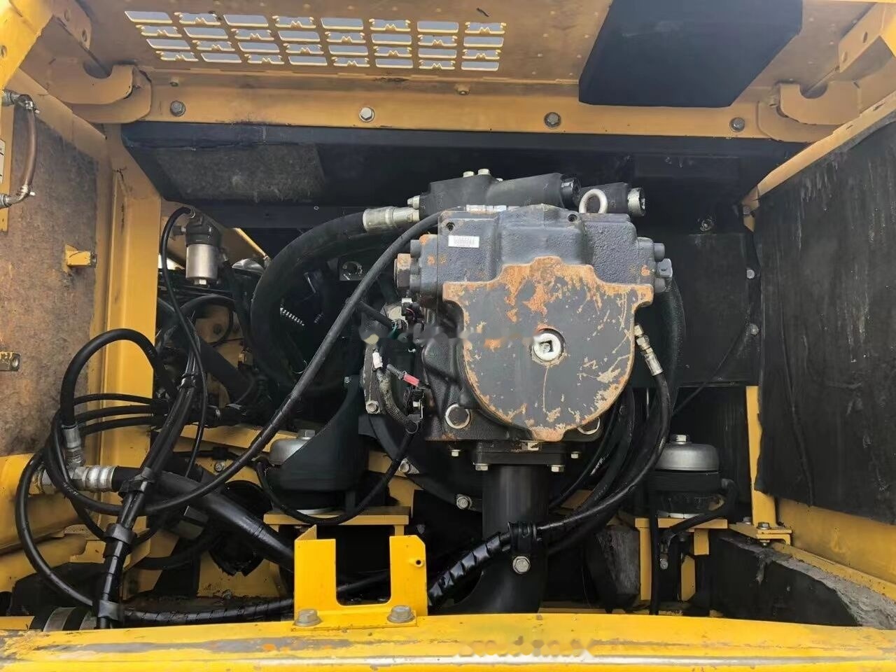 Komatsu PC400-8 - حفار زحاف: صورة 1 Komatsu PC400-8 - حفار زحاف: صورة 1