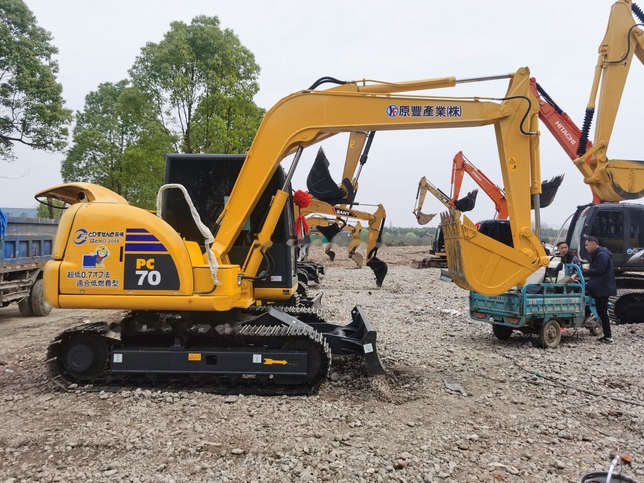 Komatsu PC70-8 - حفار زحاف: صورة 1 Komatsu PC70-8 - حفار زحاف: صورة 1