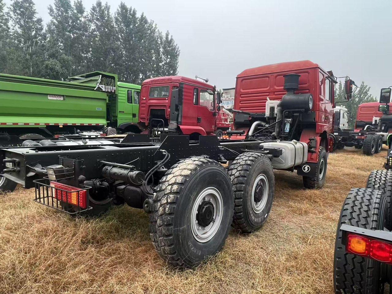 وحدة جر SHACMAN F3000 6x6 chassis: صورة 6