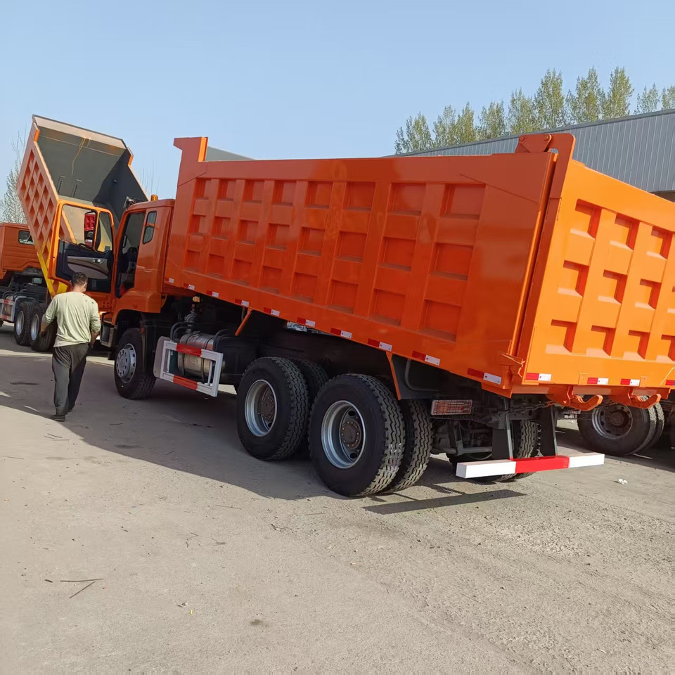 SINOTRUK HOHAN 6x4 - شاحنة قلاب: صورة 5 SINOTRUK HOHAN 6x4 - شاحنة قلاب: صورة 5