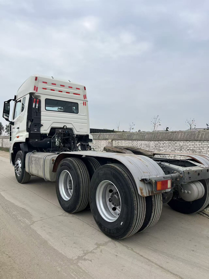 SINOTRUK HOHAN tractor - وحدة جر: صورة 4 SINOTRUK HOHAN tractor - وحدة جر: صورة 4