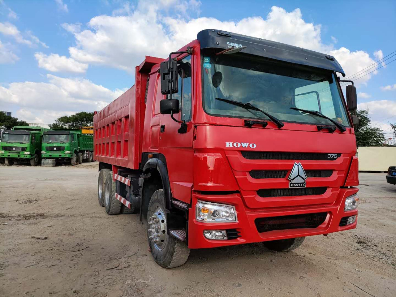 SINOTRUK HOWO 6x4 - شاحنة قلاب: صورة 3 SINOTRUK HOWO 6x4 - شاحنة قلاب: صورة 3
