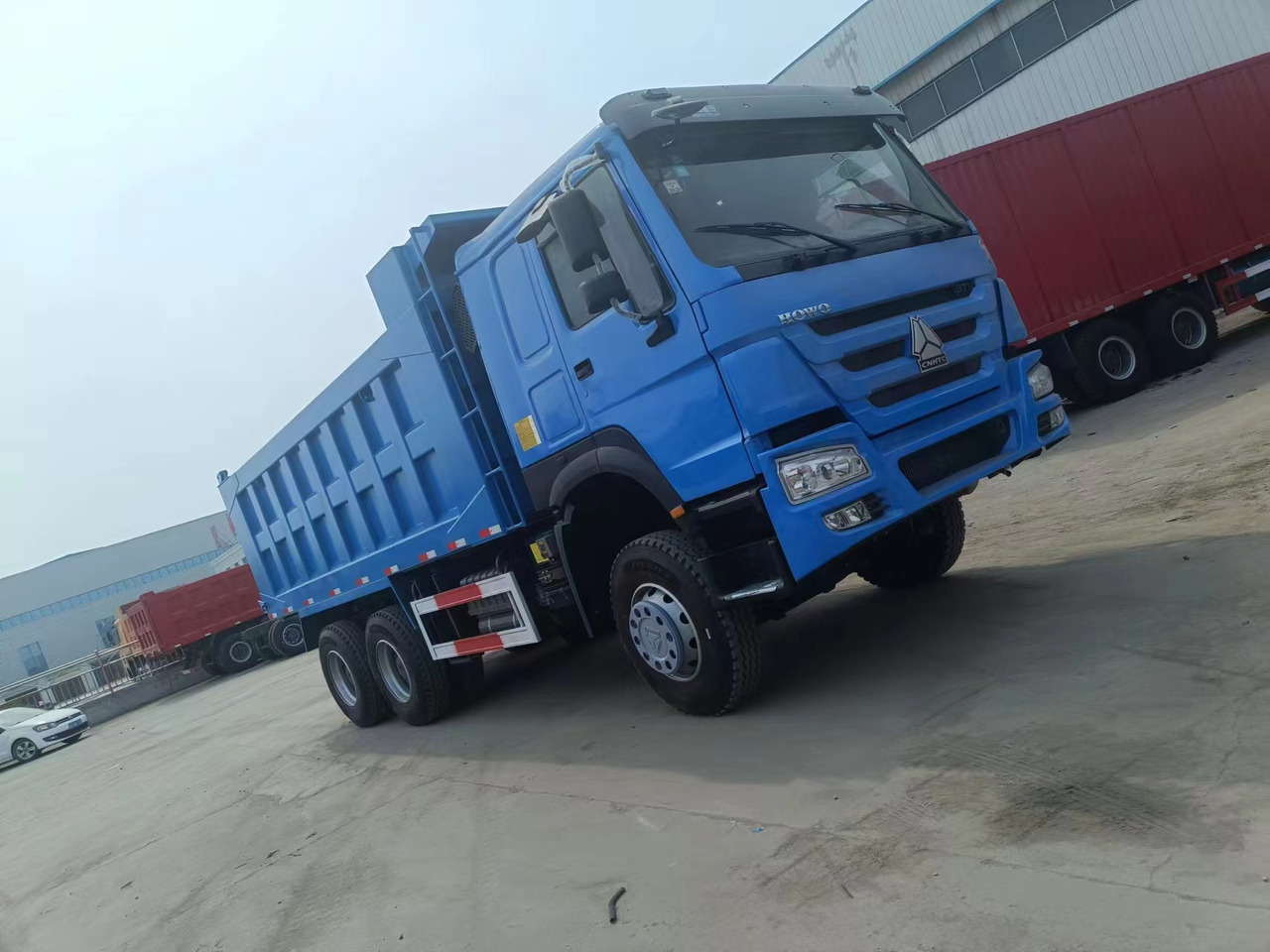SINOTRUK HOWO 6x4 - شاحنة قلاب: صورة 2 SINOTRUK HOWO 6x4 - شاحنة قلاب: صورة 2