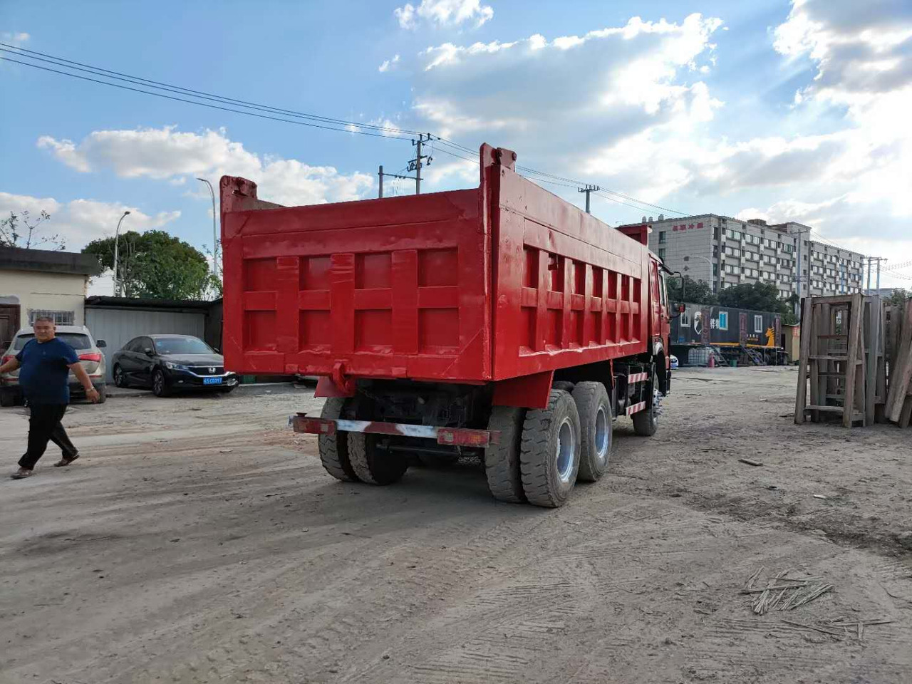 SINOTRUK HOWO 6x4 - شاحنة قلاب: صورة 4 SINOTRUK HOWO 6x4 - شاحنة قلاب: صورة 4