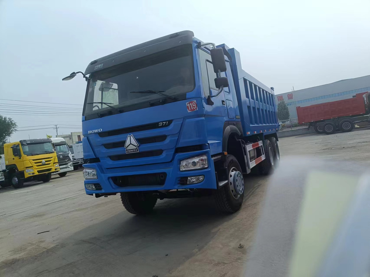 SINOTRUK HOWO 6x4 - شاحنة قلاب: صورة 3 SINOTRUK HOWO 6x4 - شاحنة قلاب: صورة 3