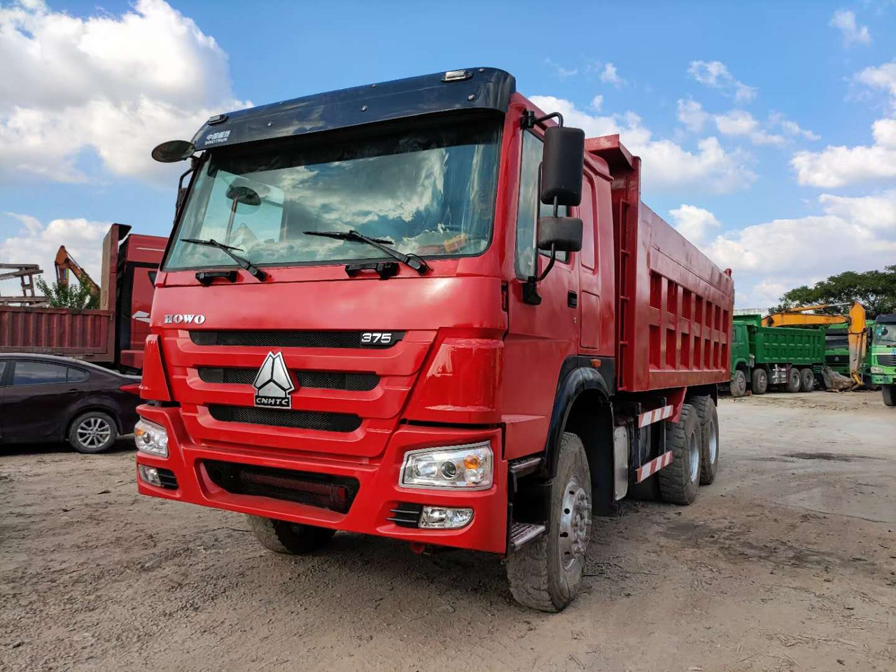 SINOTRUK HOWO 6x4 - شاحنة قلاب: صورة 1 SINOTRUK HOWO 6x4 - شاحنة قلاب: صورة 1