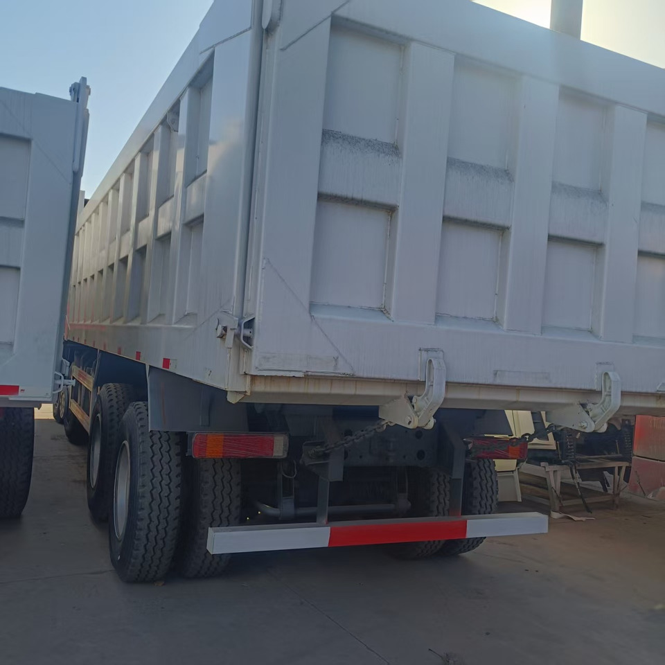 SINOTRUK HOWO 8x4 - شاحنة قلاب: صورة 5 SINOTRUK HOWO 8x4 - شاحنة قلاب: صورة 5