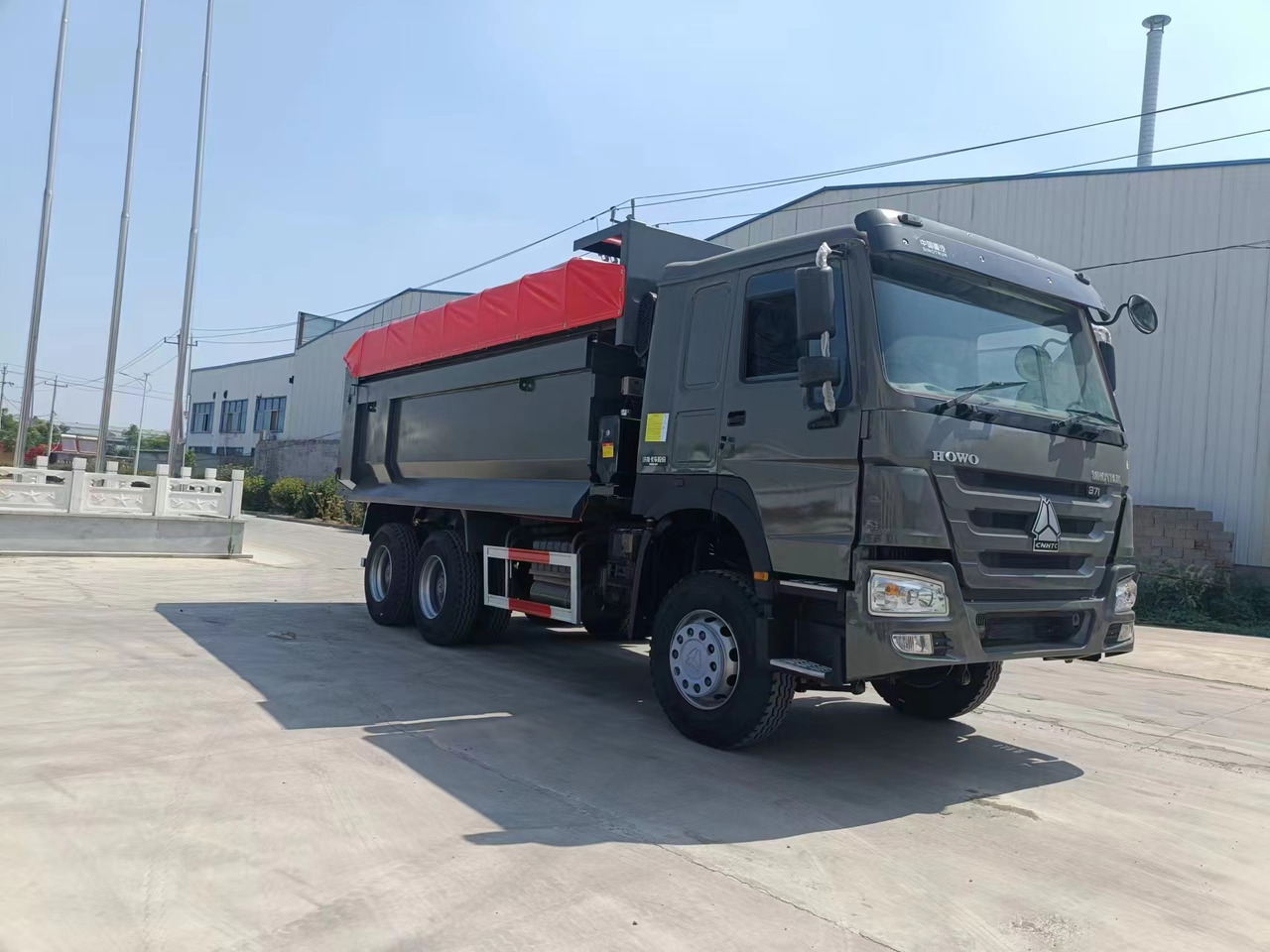 SINOTRUK HOWO - شاحنة مقفلة: صورة 1 SINOTRUK HOWO - شاحنة مقفلة: صورة 1