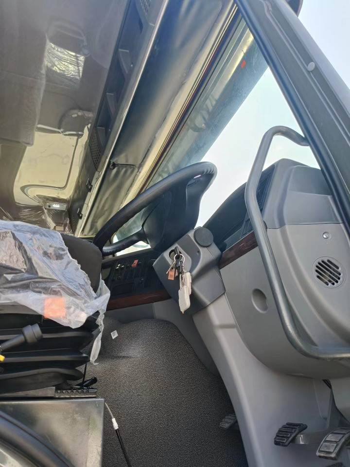 SINOTRUK HOWO - شاحنة مقفلة: صورة 5 SINOTRUK HOWO - شاحنة مقفلة: صورة 5