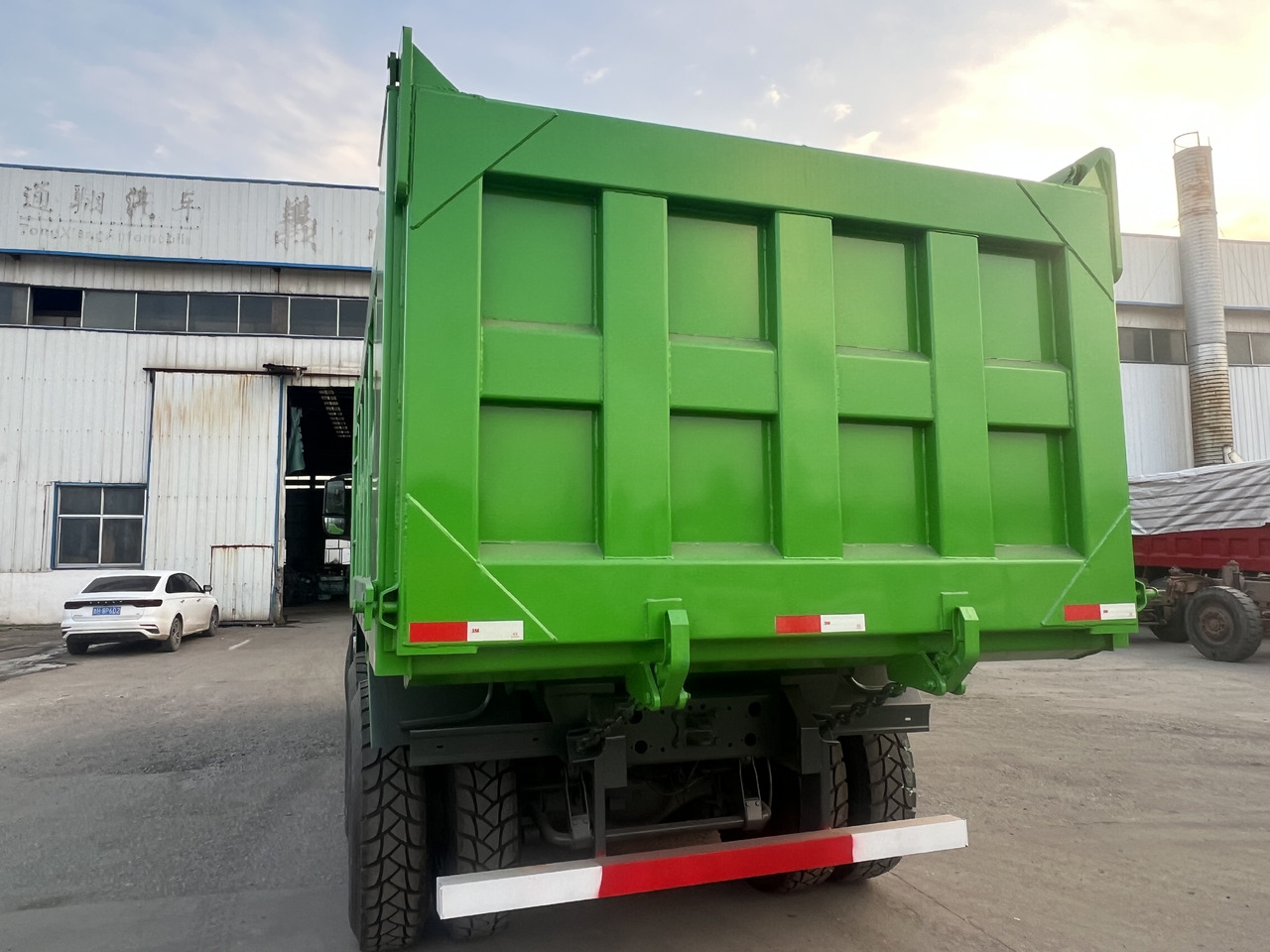 شاحنة قلاب SINOTRUK TX 6x4: صورة 8