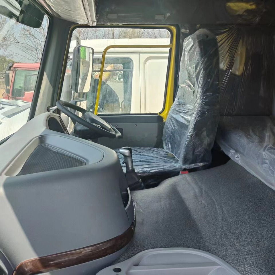 Sinotruk Howo 6*4 Right hand drive - شاحنة قلاب: صورة 1 Sinotruk Howo 6*4 Right hand drive - شاحنة قلاب: صورة 1