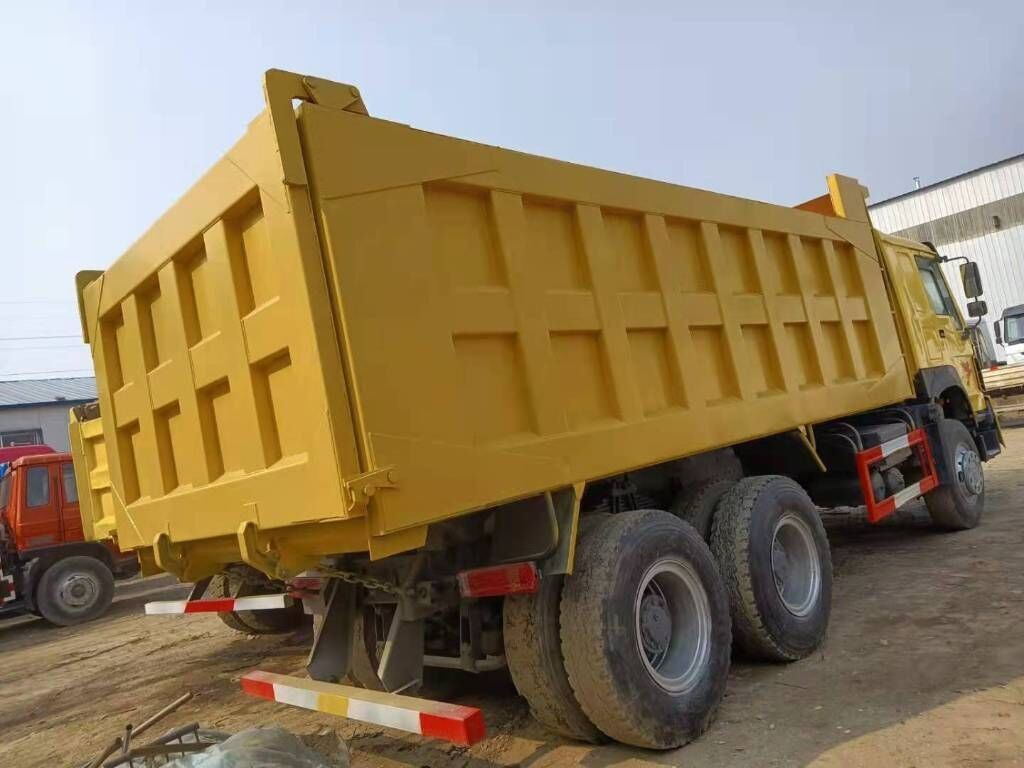 Sinotruk Howo - شاحنة قلاب: صورة 4 Sinotruk Howo - شاحنة قلاب: صورة 4