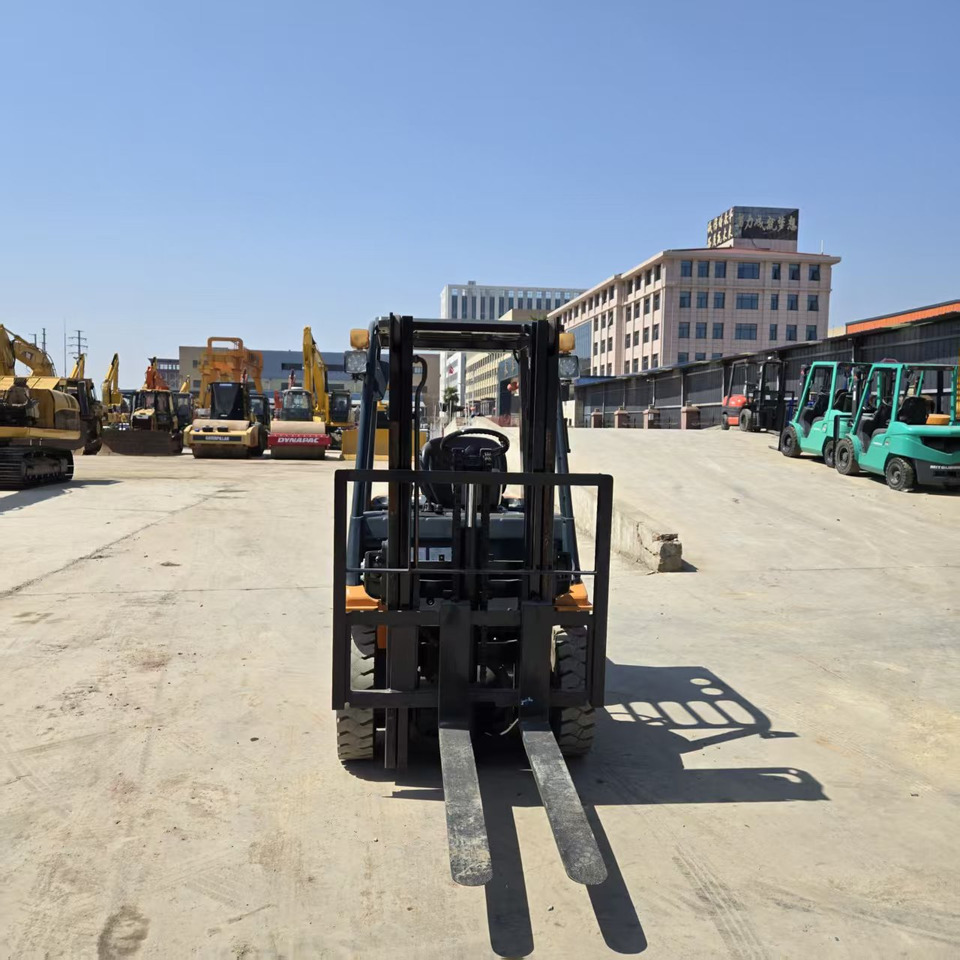 Toyota FD30 - رافعة شوكية ديزل: صورة 2 Toyota FD30 - رافعة شوكية ديزل: صورة 2