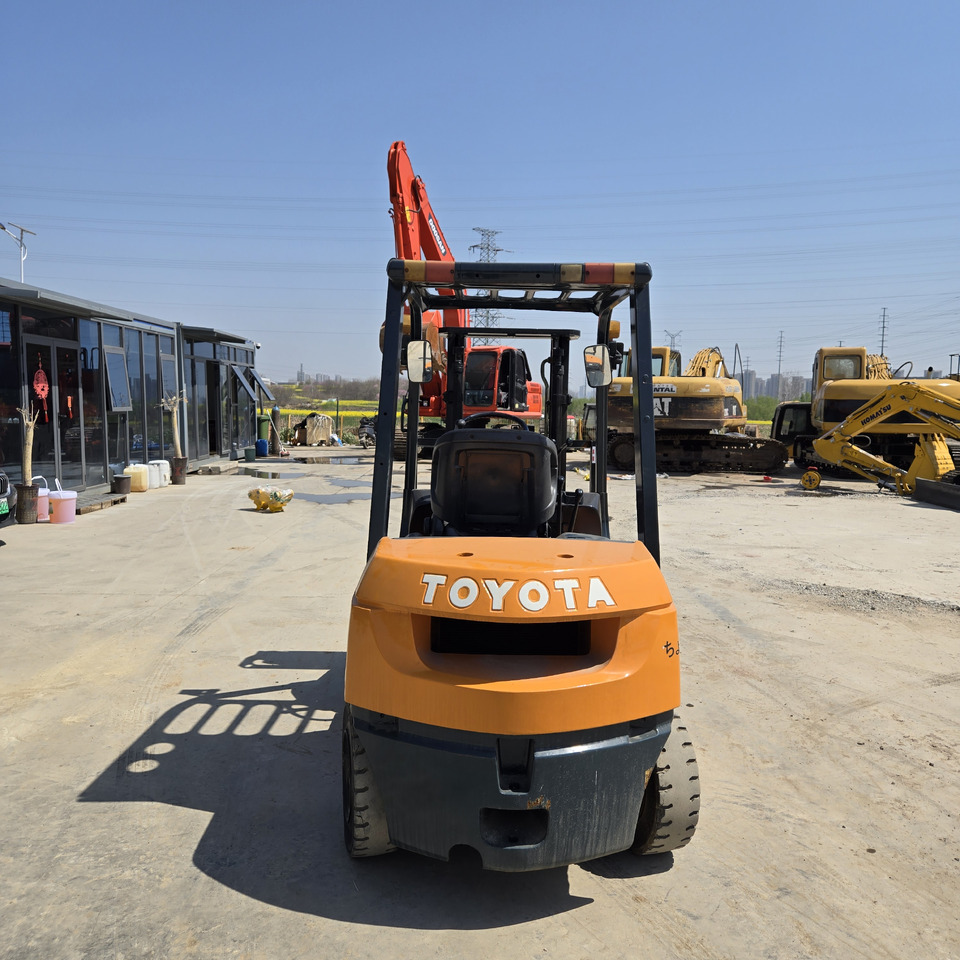 Toyota FD30 - رافعة شوكية ديزل: صورة 3 Toyota FD30 - رافعة شوكية ديزل: صورة 3