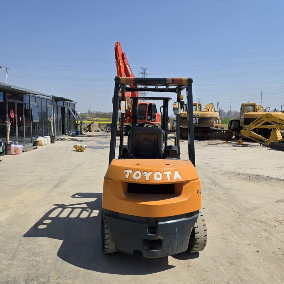 Toyota FD30 - رافعة شوكية ديزل: صورة 5 Toyota FD30 - رافعة شوكية ديزل: صورة 5