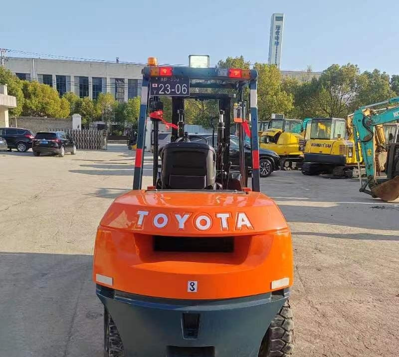 Toyota FD50 - رافعة شوكية ديزل: صورة 5 Toyota FD50 - رافعة شوكية ديزل: صورة 5