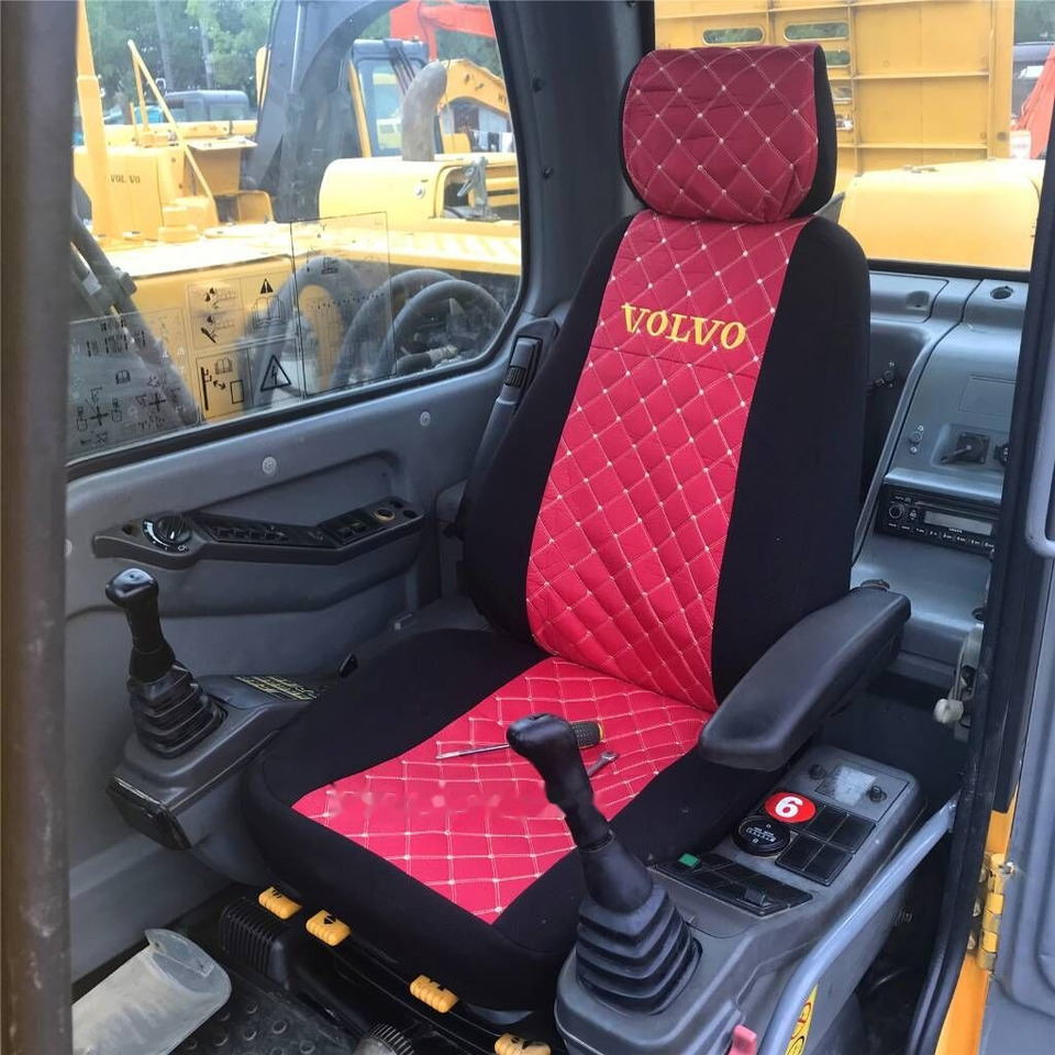 Volvo EC140B LC - حفار زحاف: صورة 2 Volvo EC140B LC - حفار زحاف: صورة 2