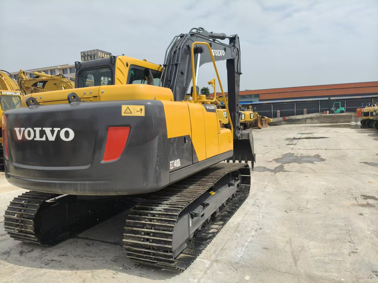 Volvo EC140DL - حفار زحاف: صورة 3 Volvo EC140DL - حفار زحاف: صورة 3