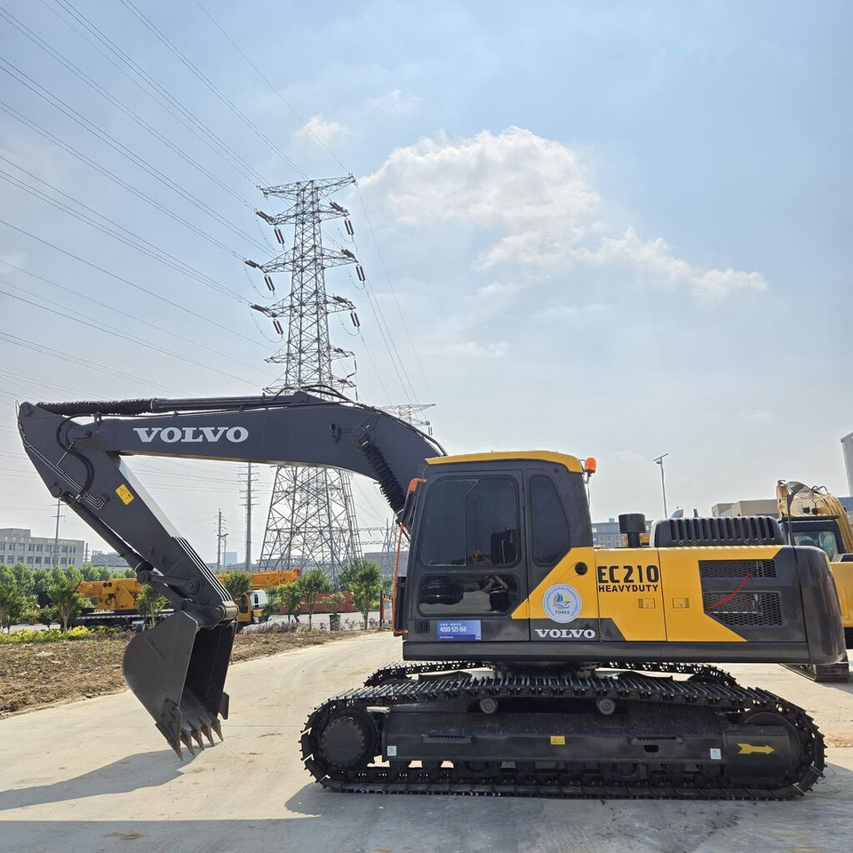 Volvo EC210 - حفار زحاف: صورة 1 Volvo EC210 - حفار زحاف: صورة 1